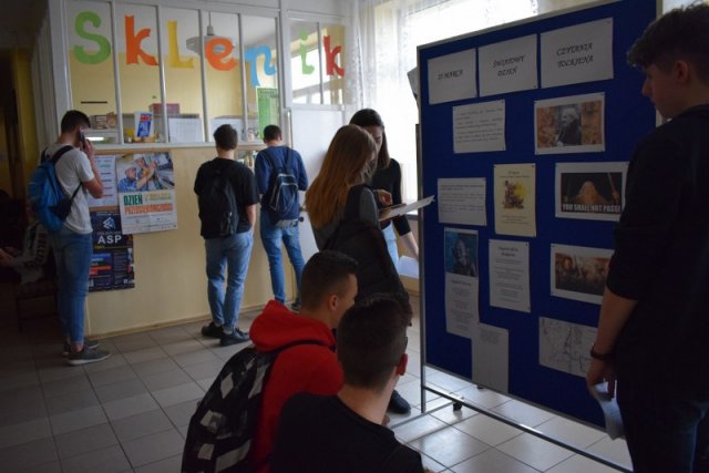 Jagiellończycy czytają  powieści Tolkiena